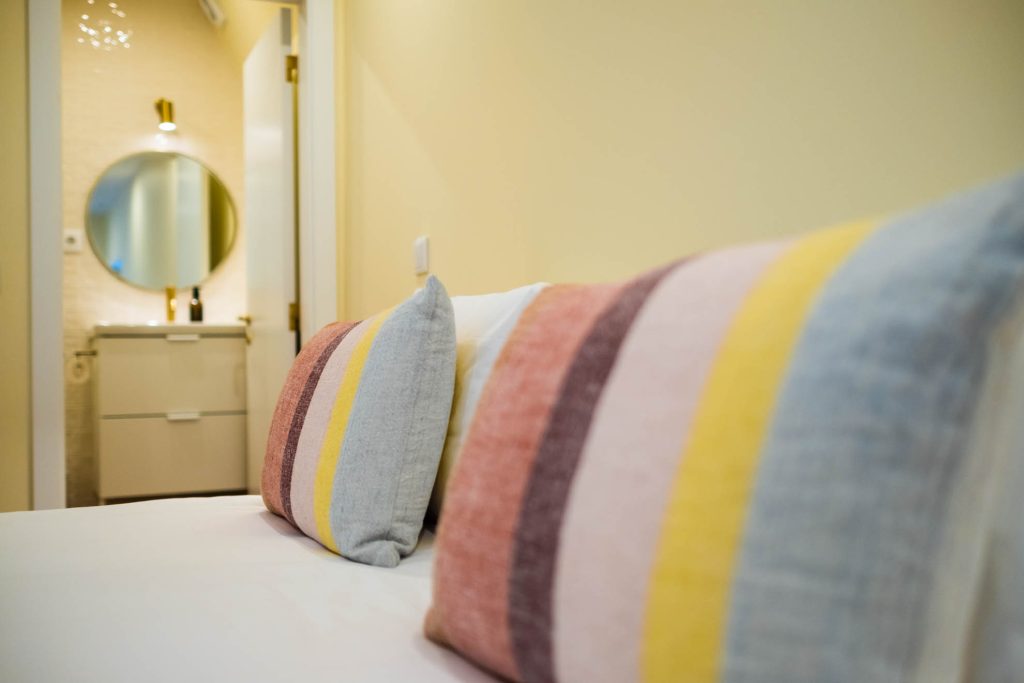 room1_8